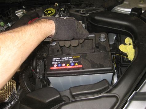 replace Nissan Rogue battery